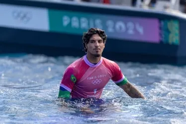 
			
				Medina defende piscina de ondas para 2028 após sofrer com mar “flat”
			
			