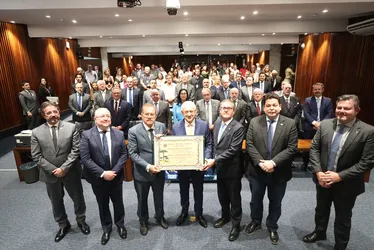 
			
				Ministro Humberto Martins recebe título de Cidadão Honorário do Paraná
			
			