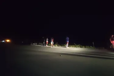 
				Motociclista morre ao perder controle em curva e colidir em cerca de arame
			
			