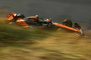 
			
				Norris bate Verstappen e fica com a pole na Holanda; Hamilton e Sainz são eliminados no Q2
			
			