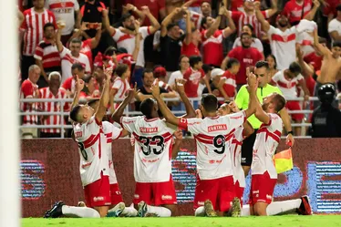
			
				Nos acréscimos, CRB vence Ituano e obtém a sua terceira vitória seguida na Série B: 1x0
			
			