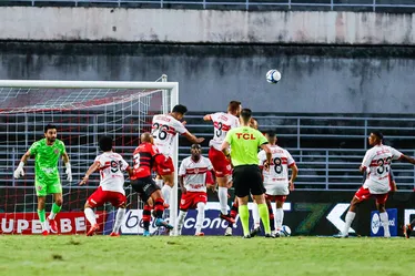 
			
				Nos acréscimos, CRB vence Ituano e obtém a sua terceira vitória seguida na Série B: 1x0
			
			