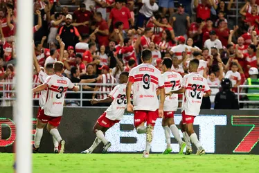 
			
				Nos acréscimos, CRB vence Ituano e obtém a sua terceira vitória seguida na Série B: 1x0
			
			