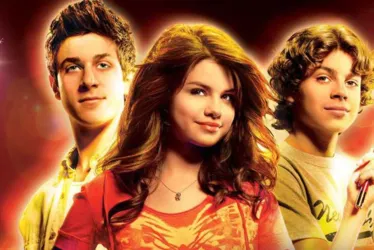
			
				Os Feiticeiros Além de Waverly Place | Primeiras imagens dão as boas-vindas de volta à magia
			
			