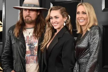 
			
				Pai de Miley Cyrus ofende mãe da cantora em conteúdo vazado: “Vadia”
			
			
