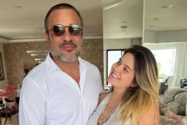 
			
				Pai de Viih Tube assume erro e pede para voltar com a ex no Instagram
			
			
