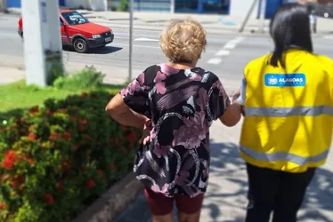 
			
				Perdida e confusa pelas ruas de Maceió, idosa reencontra parentes
			
			