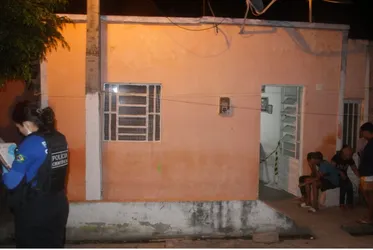 
			
				Perícia constata que adolescente de 13 anos foi morta com um tiro na cabeça
			
			