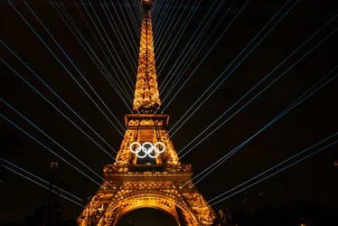 
			
				Prefeita de Paris quer manter anéis olímpicos na Torre Eiffel
			
			
