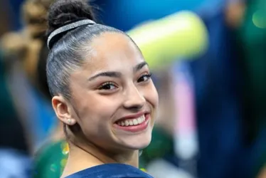 
			
				Raça Negra vibra com homenagem de Julia Soares nas Olimpíadas
			
			