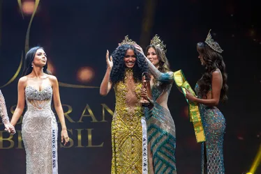 
			
				Representando Alagoas, Laila Vieira conquista a terceira colocação no Miss Grand Brasil
			
			