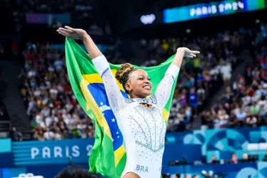 
			
				Saiba se atletas têm que pagar imposto sobre medalhas e prêmios em dinheiro
			
			
