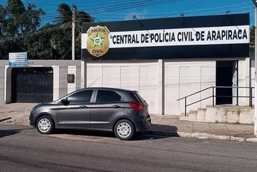 
			
				Mulher denuncia filho por ameaça e tem objetos destruídos por ele em Arapiraca
			
			