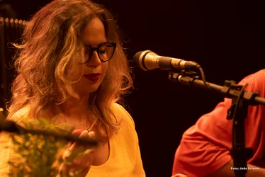 
				Suzi Mariana lança novo EP e aposta no acústico
			
			