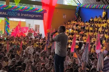 
			
				“Tiraram Rodrigo porque quem assume o Senado é a mãe do prefeito JHC”
			
			