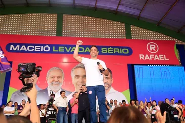 
				Veja imagens da convenção que lançou candidatura de Rafael Brito à Prefeitura de Maceió
			
			