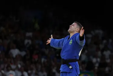 
			
				William Lima vai à final no judô e garante primeira medalha do Brasil
			
			