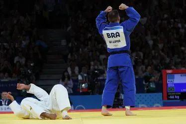
			
				William Lima vai à final no judô e garante primeira medalha do Brasil
			
			