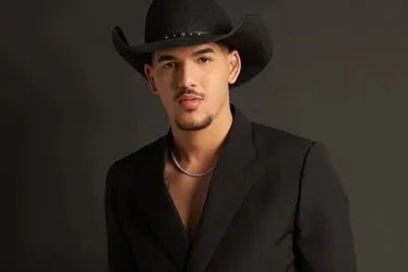 
			
				Zé Vaqueiro cancela agenda de shows após morte do filho de 11 meses
			
			