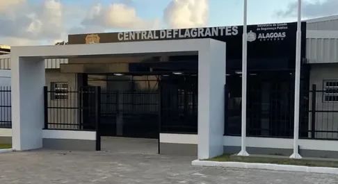 Funcionário de concessionária de energia é preso suspeito de cobrar R$ 8 mil de comerciante em Maceió
