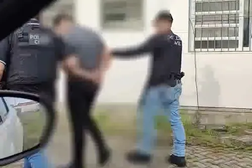 
				Agente socioeducativo é preso suspeito de estuprar criança de 12 anos em Coruripe
			
			