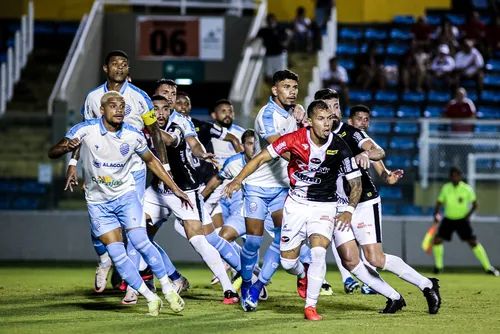 
				CSA apenas empata com Ferroviário e continua próximo do Z4: 1 a 1
			
			