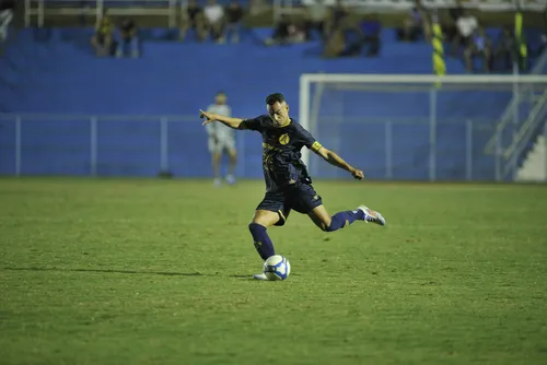 
				CSA vence Aparecidense com gol no fim e garante permanência na Série C
			
			