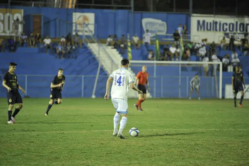
				CSA vence Aparecidense com gol no fim e garante permanência na Série C
			
			