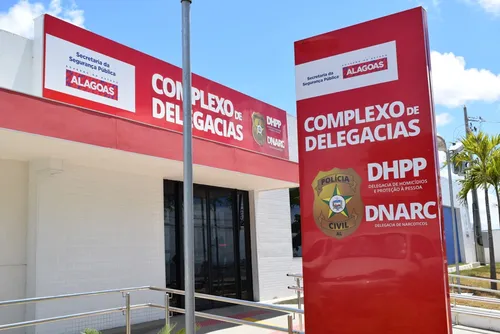 
				Dupla é presa após confissão de homicídio motivado por dívida em Rio Largo
			
			