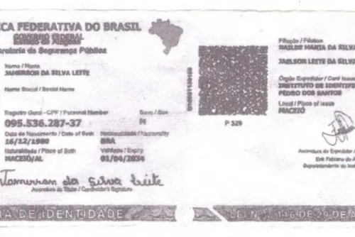 
				Homem é morto a facadas e namorado é preso com a arma e sujo de manchas de sangue
			
			