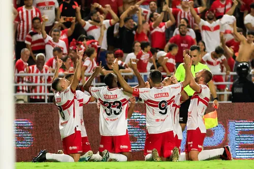 
				Nos acréscimos, CRB vence Ituano e obtém a sua terceira vitória seguida na Série B: 1x0
			
			