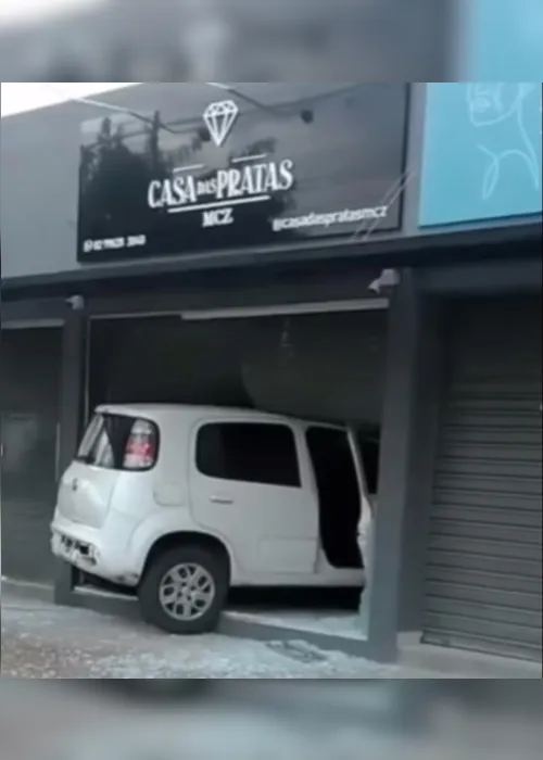 
				
					Polícia prende os três suspeitos de assalto a joalheria em Maceió
				
				