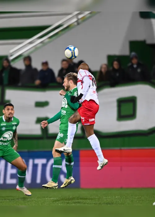 
				
					CRB empata com Chapecoense e segue ameaado pelo Z4 da Srie B: 0x0
				
				