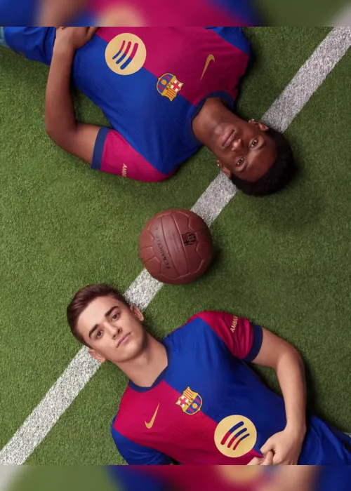 
			
				Com Ronaldinho, Barcelona lança nova camisa para a temporada 2024/2025
			
			
