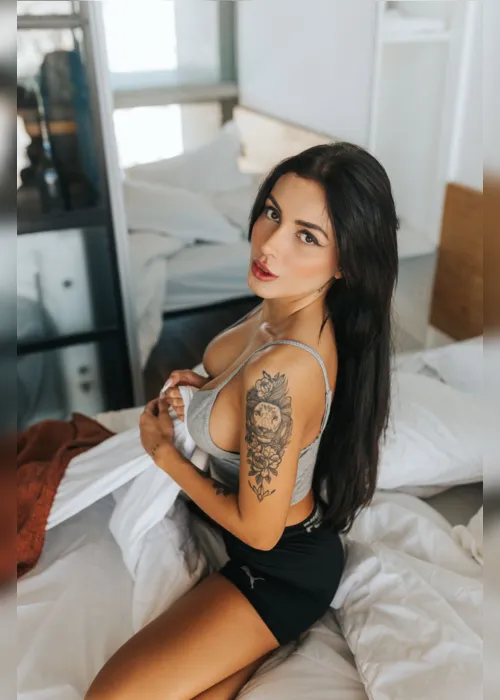 
			
				Ex de Neymar, Fernanda Campos bate recorde, fatura R$ 2 milhões com nudes e explica sucesso: “faço com tesão”
			
			
