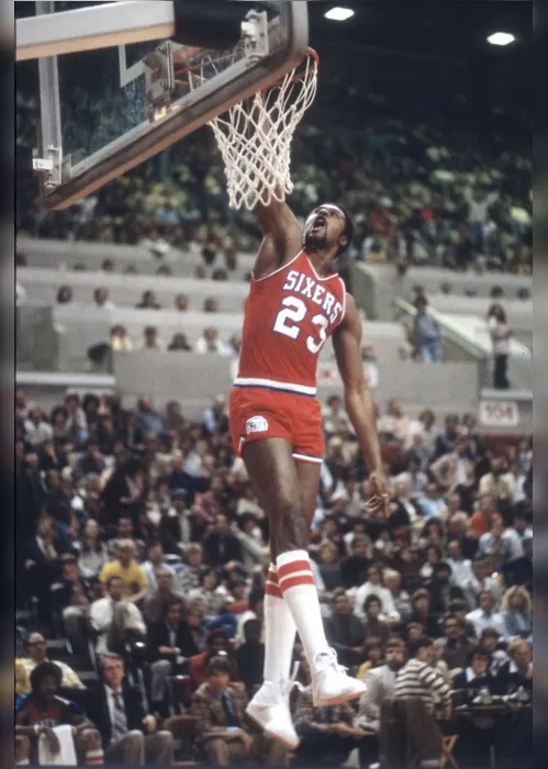 
			
				Pai de Kobe Bryant sofre derrame cerebral e morre aos 69 anos
			
			