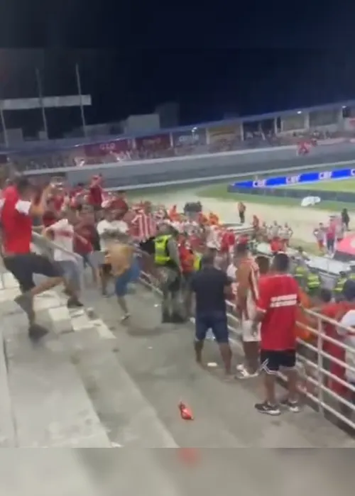 
			
				Vídeo: suspeitos de agredir PMs em arquibancada do Estádio Rei Pelé são identificados
			
			