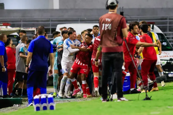 
				
					CSA fica no empate com o Nutico e deixa a zona de rebaixamento da Srie C: 2 a 2
				
				