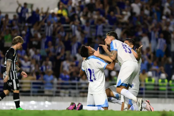   				  					CSA vence Figueirense e deixa a zona de rebaixamento da Série C: 3 a 1  				  				