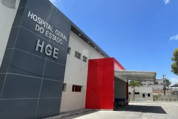 
				
					Briga entre casal homoafetivo termina com um ferido a facada na Levada
				
				