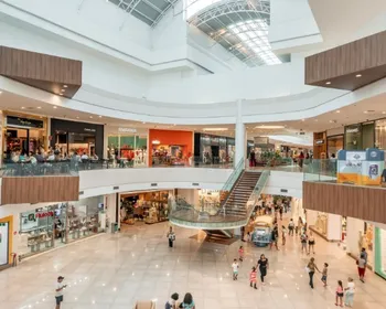 Bancos, centro e shoppings: veja o funcionamento nesta segunda-feira