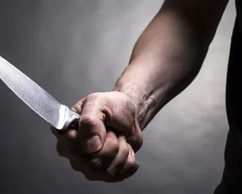 Homem é esfaqueado por amigo durante discussão enquanto assistia ao jogo do Brasil em Feira Grande