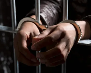Filho é preso após ameaçar colocar fogo na casa da mãe em Maribondo