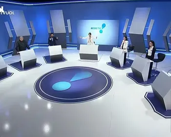 Primeiro debate após cadeirada tem novas brigas e gritaria entre candidatos