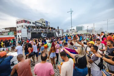 
			
				22ª Parada do Orgulho LGBTQIAPN+ ocorre neste domingo em Maceió
			
			