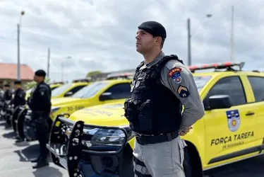 
			
				Dupla tenta fugir da polícia e acaba presa com arma, colete e munições em Marechal
			
			