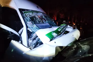 
			
				Acidente entre van e carro de passeio deixa feridos em Estrela de Alagoas
			
			