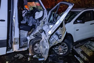 
			
				Acidente entre van e carro de passeio deixa feridos em Estrela de Alagoas
			
			