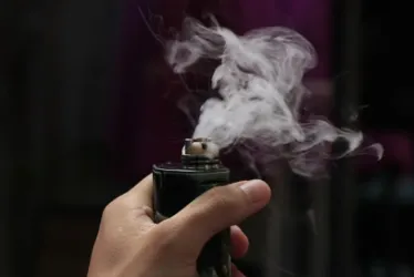 
			
				Adolescente de 16 anos sofre colapso pulmonar por uso de vape
			
			