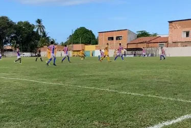 
			
				Aliança bate São Domingos de virada e mantém liderança
			
			